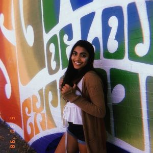 Meet your Posher, Mira